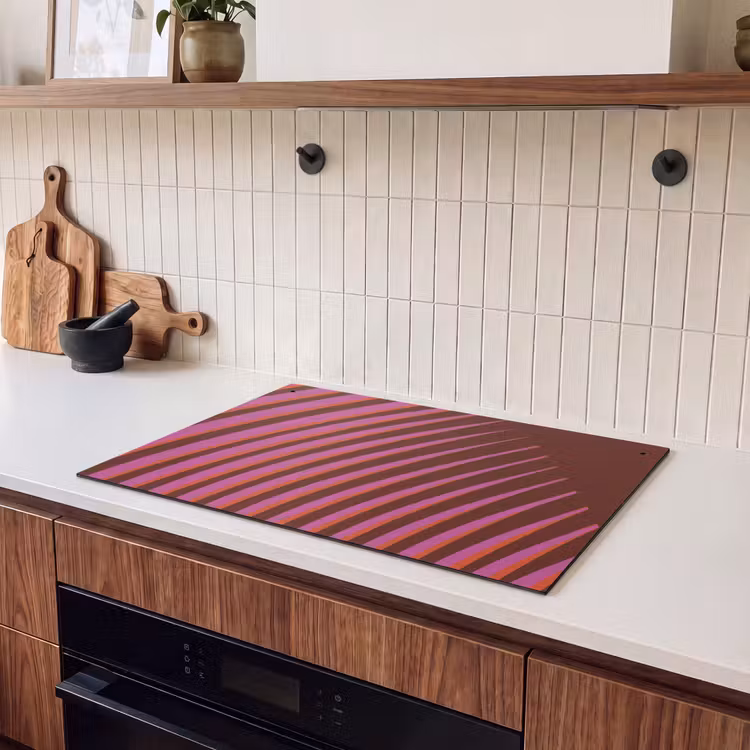 2-in-1 Herdabdeckplatte & Spritzschutz - Linien - Rot - Bewegung - Lijnen - Rood - Beweging Inductie beschemer met haakjes klein