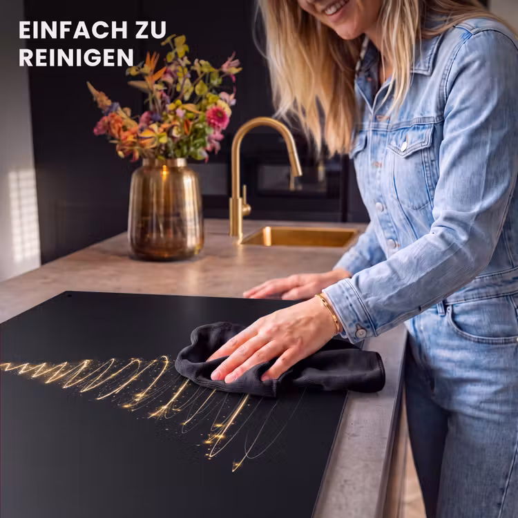 2-in-1 Herdabdeckplatte & Spritzschutz - Magie - Weihnachtsbaum - Lichtspiralen - Schwarz - Magisch - Kerstboom - Lichtspiralen - Zwart Inductie beschemer met haakjes klein