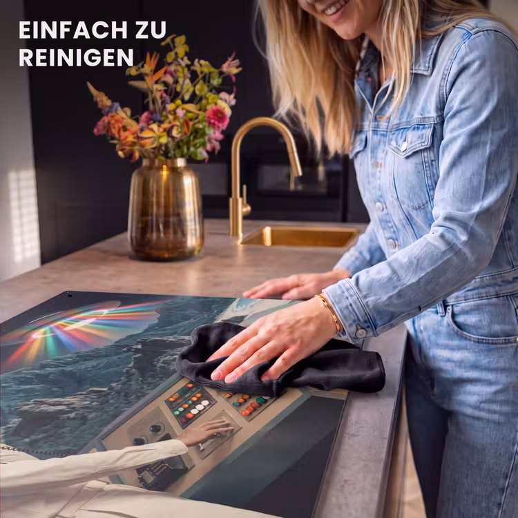 2-in-1 Herdabdeckplatte & Spritzschutz - Mann – Kontrollraum – Strand - Man - Controlekamer - Strand Inductie beschemer met haakjes klein
