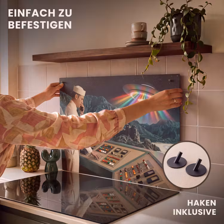 2-in-1 Herdabdeckplatte & Spritzschutz - Mann – Kontrollraum – Strand - Man - Controlekamer - Strand Inductie beschemer met haakjes klein