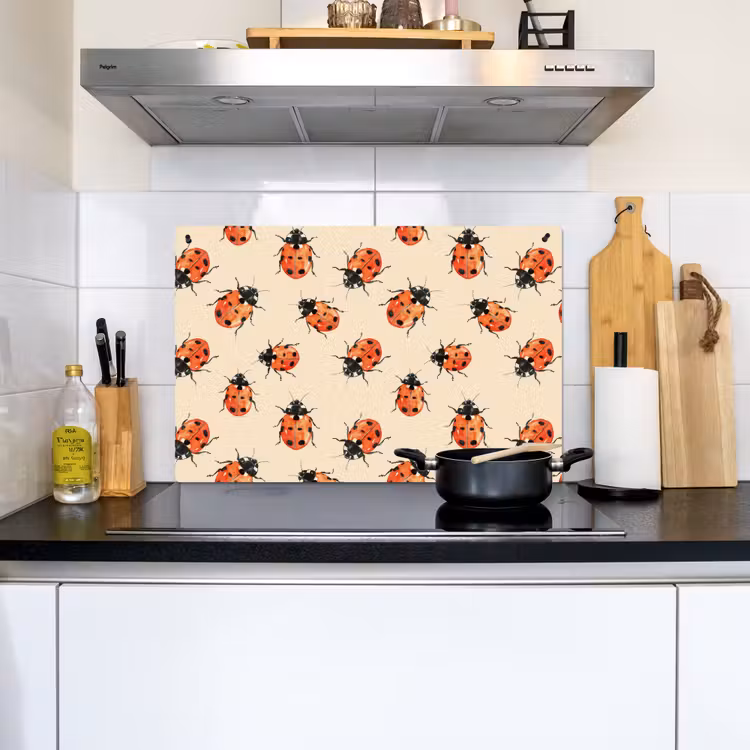 2-in-1 Herdabdeckplatte & Spritzschutz - Marienkäfer - Muster - Rot - Lieveheersbeestjes - Patroon - Rood Inductie beschemer met haakjes klein 777