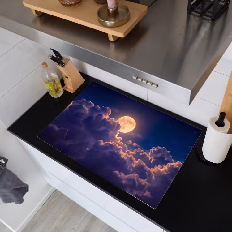 Maan - Wolken - Nacht - Oranje Inductie beschemer met haakjes klein -sfeer1