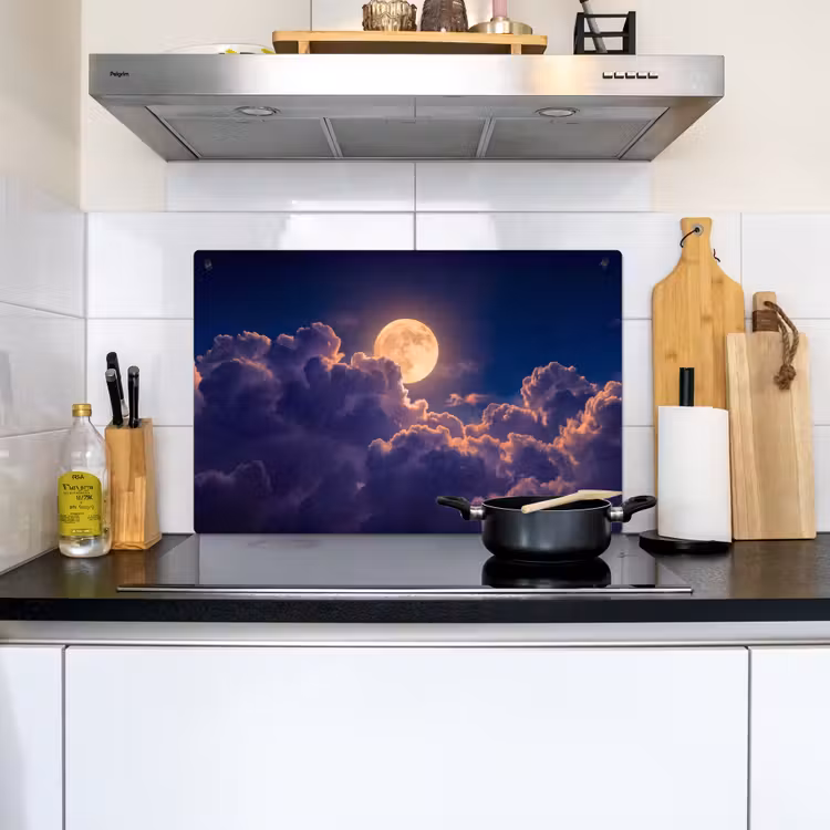 Maan - Wolken - Nacht - Oranje Inductie beschemer met haakjes klein -sfeer2
