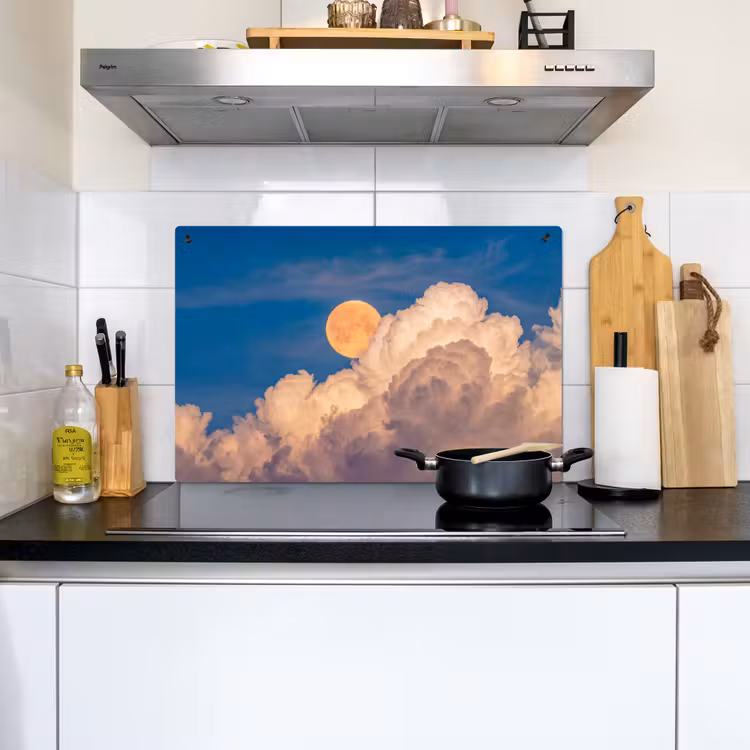 Maan - Wolken - Natuur - Oranje Inductie beschemer met haakjes klein -sfeer2