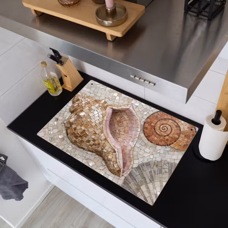 Schelp - Mozaïek - Zee - Beige - Modern Inductie beschemer met haakjes klein -sfeer1