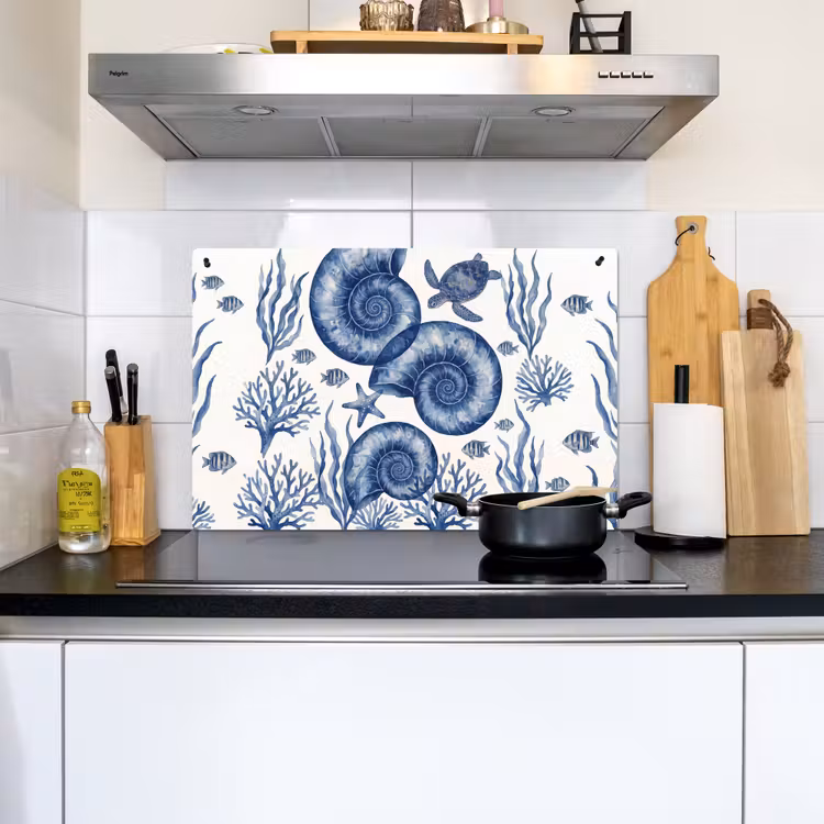 Schelp - Spiraal - Zeeleven - Aquarel - Blauw Inductie beschemer met haakjes klein -sfeer2
