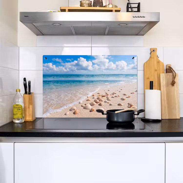 Schelpen - Strand - Natuur - Beige Inductie beschemer met haakjes klein -sfeer2
