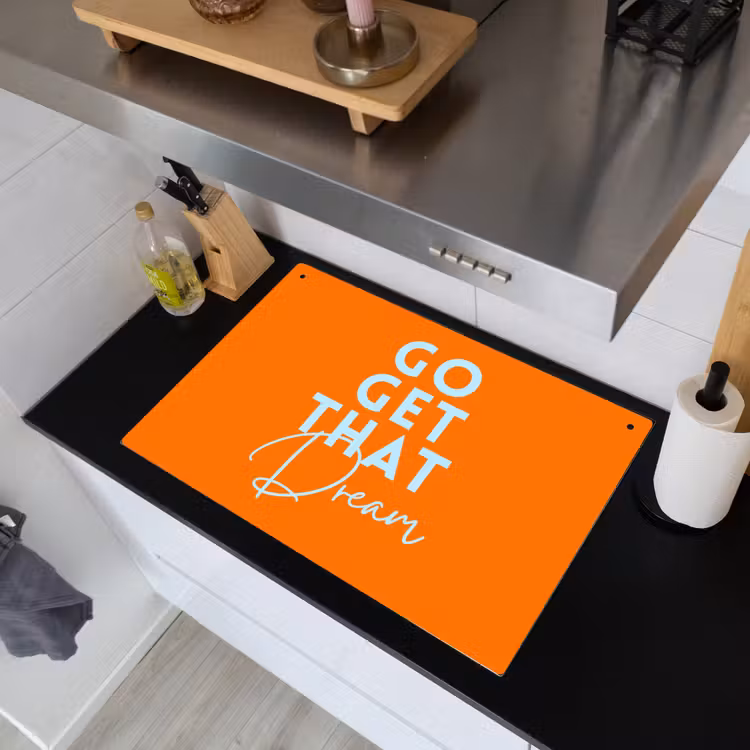 Oranje - Blauw - Go get that dream Inductie beschemer met haakjes klein -sfeer1