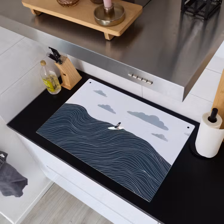 Persoon - Surfen - Oceaan - Natuur - Modern Inductie beschemer met haakjes klein -sfeer1