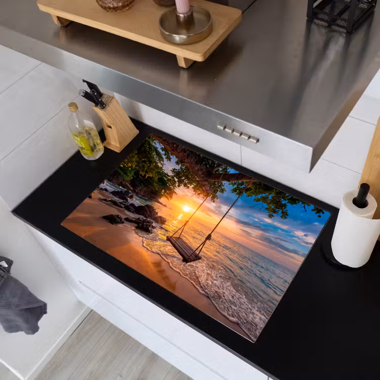 Schommel - Strand - Zonsondergang - Natuur - Oranje Inductie beschemer met haakjes klein -sfeer1