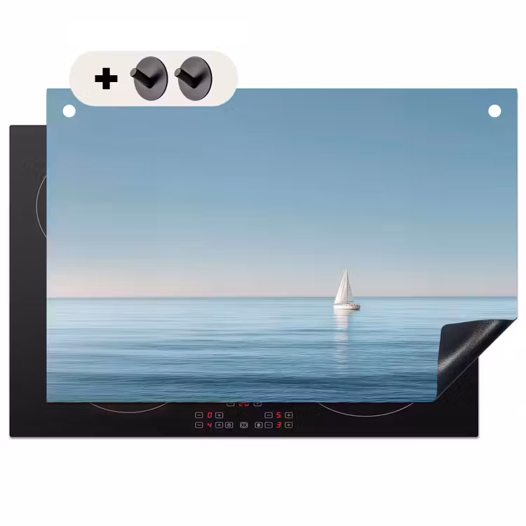 2-in-1 Herdabdeckplatte & Spritzschutz - Segelboot - Ruhige See - Strahlend blauer Himmel - Zeilbootje - Kalme zee - Helderblauwe hemel Inductie beschemer met haakjes klein