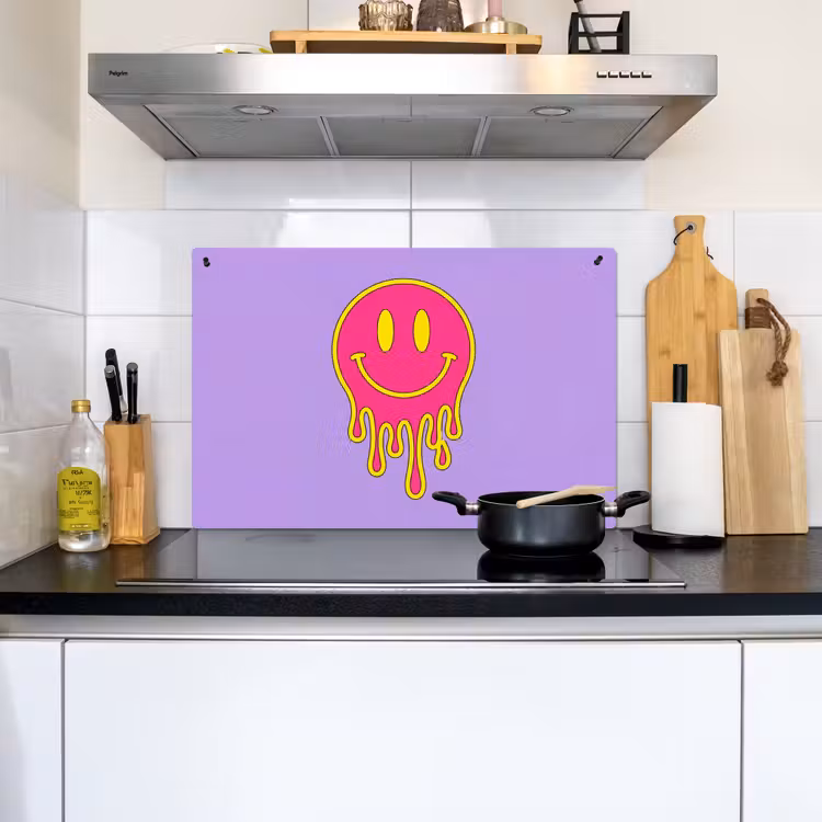 Smiley - Drip - Neon Inductie beschemer met haakjes klein -sfeer2