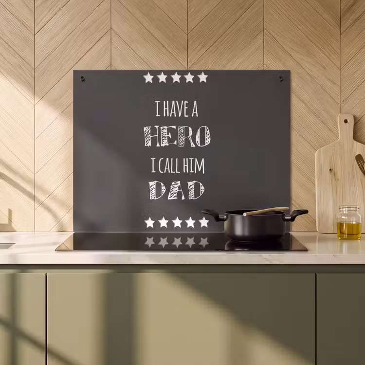 2-in-1 Herdabdeckplatte & Spritzschutz - Sprichwörter - Ich habe einen Helden, ich nenne ihn Papa - Zitate - Vater - Spreuken - I have a hero I call him dad - Quotes - Vader Inductie beschemer met haakjes klein