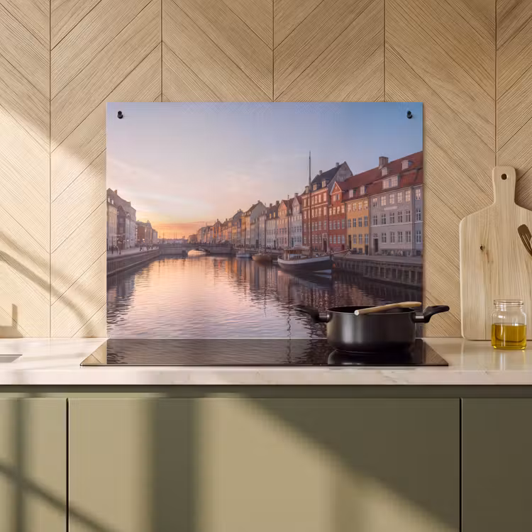 Stad - Gracht - Zonsondergang - Klassiek - Kleurrijk Inductie beschemer met haakjes klein -sfeer2