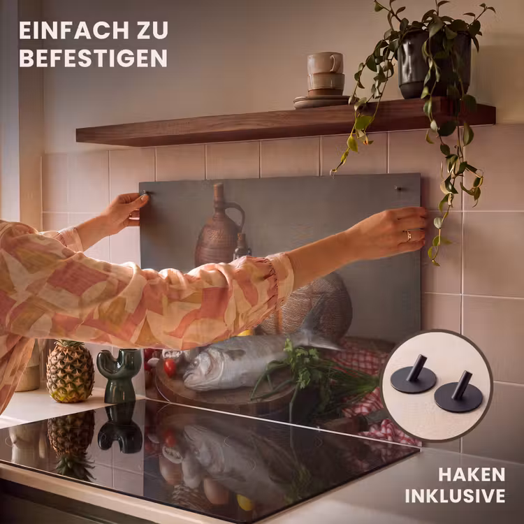 2-in-1 Herdabdeckplatte & Spritzschutz - Stilleben mit Fisch und Olivenöl - Stilleven met Vis en Olijfolie Inductie beschemer met haakjes klein