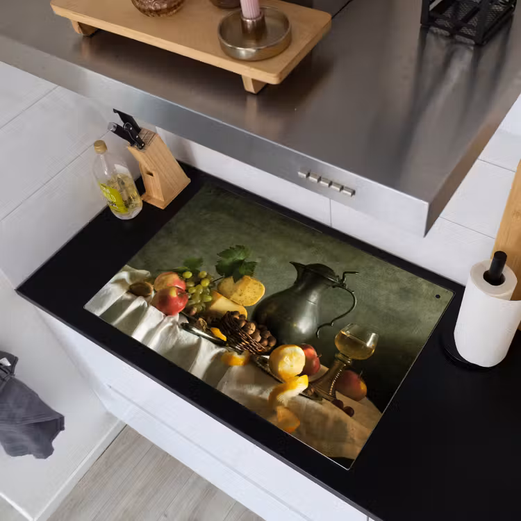 2-in-1 Herdabdeckplatte & Spritzschutz - Stilleben mit Käse und Obst - Stilleven met Kaas en Fruit Inductie beschemer met haakjes klein