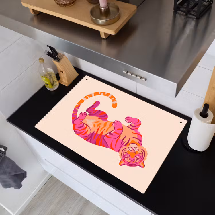 Tijger - Roze - Oranje Inductie beschemer met haakjes klein -sfeer1