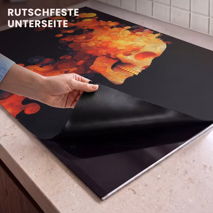 2-in-1 Herdabdeckplatte & Spritzschutz - Totenkopf - Orange - Seitenansicht - Flammen - Schedel - Oranje - Zijaanzicht - Vlammen Inductie beschemer met haakjes klein