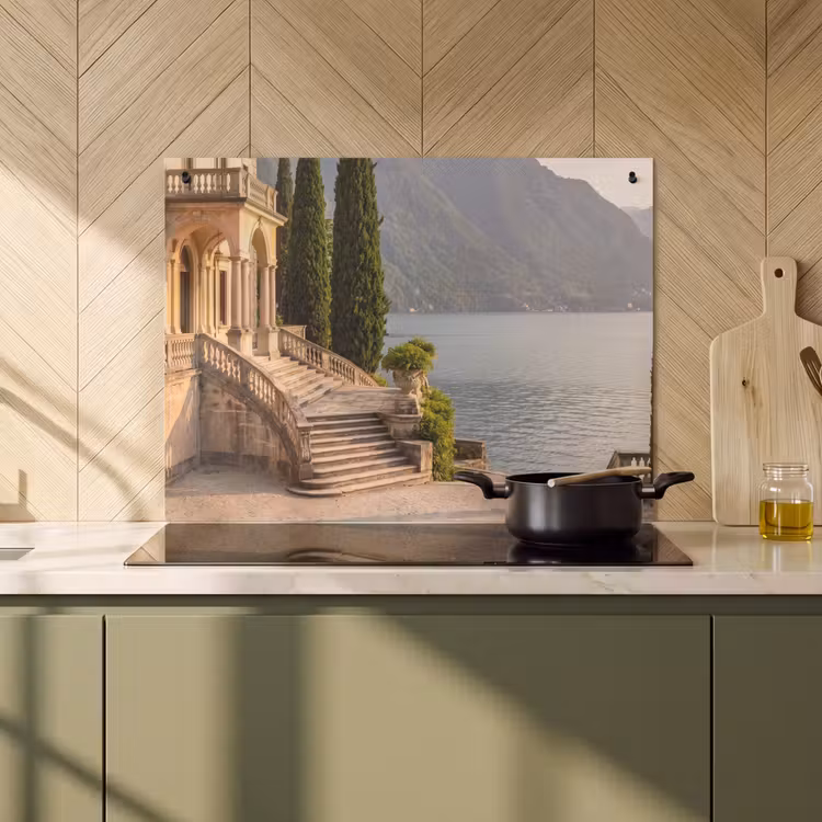 2-in-1 Herdabdeckplatte & Spritzschutz - Villa – Wasser – Treppen - Villa - water -trappen Inductie beschemer met haakjes klein