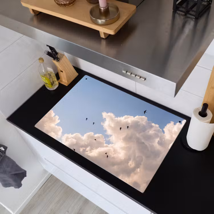 Vogel - Vlucht - Wolken - Natuur - Blauw Inductie beschemer met haakjes klein -sfeer1