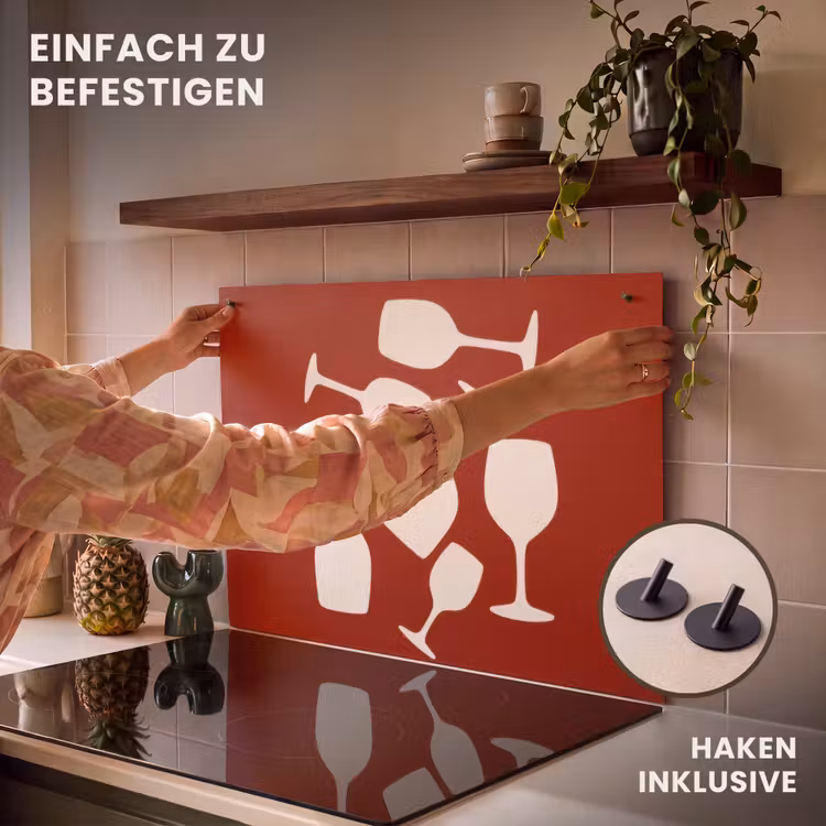 2-in-1 Herdabdeckplatte & Spritzschutz - Weingläser - Scherenschnitte - Weiß - Wijnglazen - Silhouetten - Wit Inductie beschemer met haakjes klein