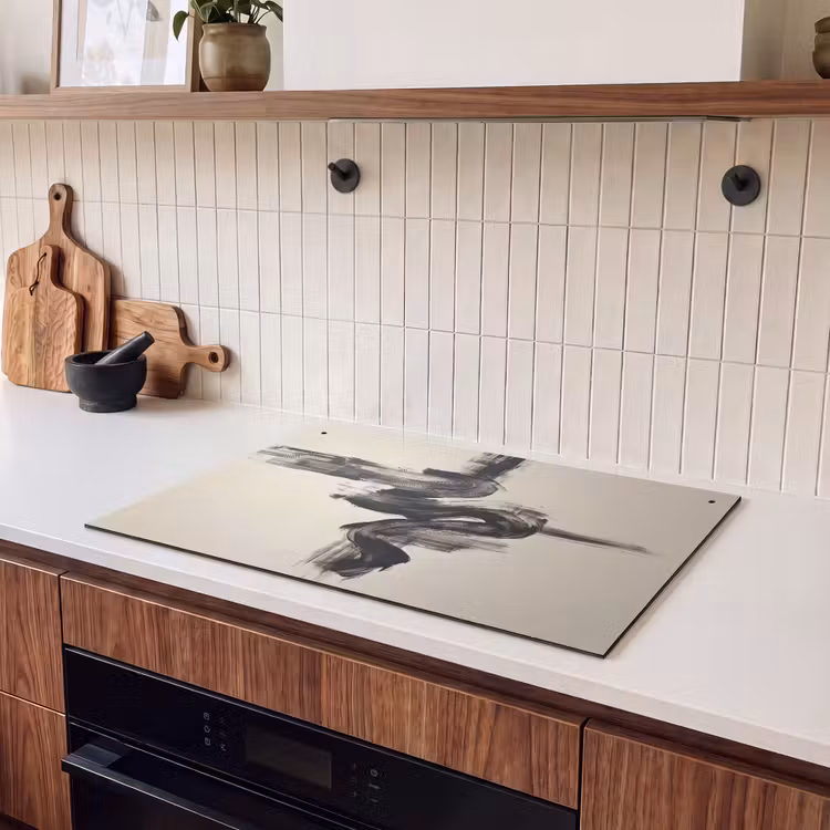 2-in-1 Herdabdeckplatte & Spritzschutz - Wellen - Pinselstriche - Beige - Minimalistisch - Golven - Penseelstreken - Beige - Minimalistisch Inductie beschemer met haakjes klein