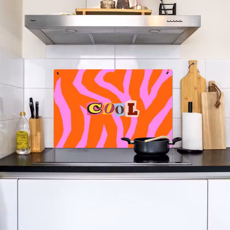 Zebraprint - Grafisch - COOL - Oranje Inductie beschemer met haakjes klein -sfeer2