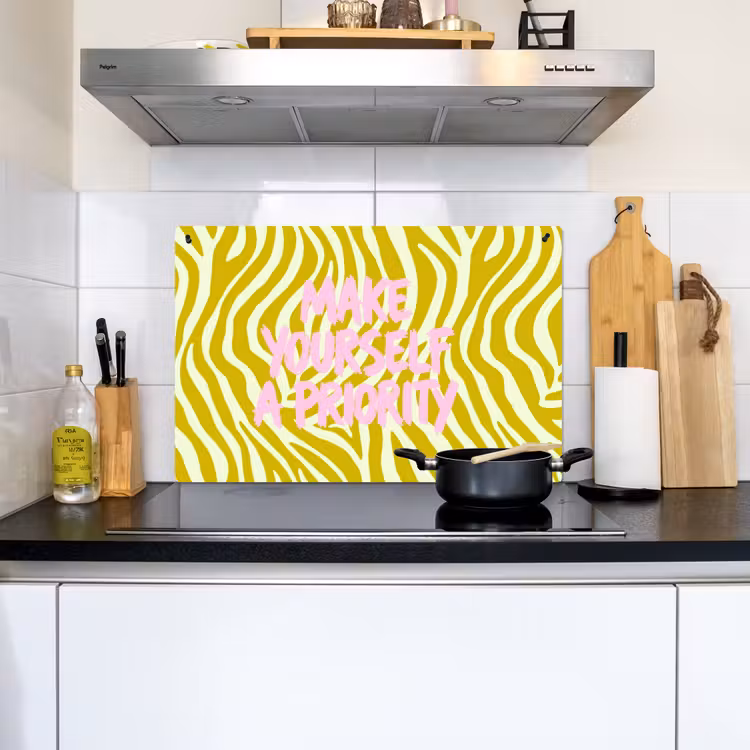 Zebraprint - Priority - Roze Inductie beschemer met haakjes klein -sfeer2