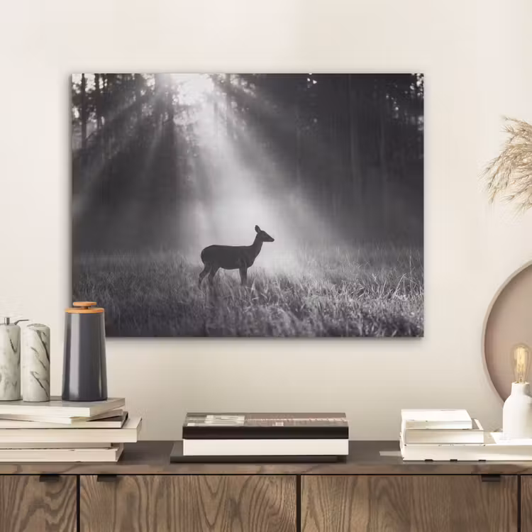 Hert - Bos - Zonnestralen - Zwart-wit - Natuur PET vilt klein -sfeer1