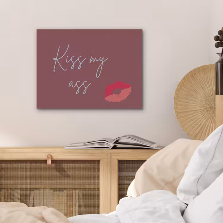Kiss my ass - Lip - Bordeaux PET vilt klein -sfeer3