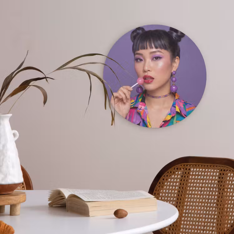 Vrouw - Portret - Make-up - Paars - Levendig Akoestische PET Vilt - Rond klein -sfeer3