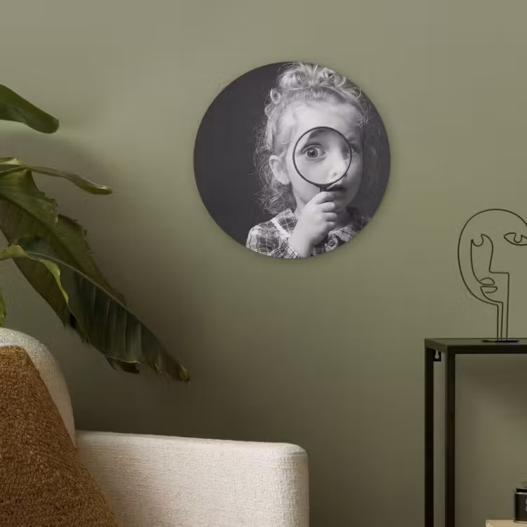 Kind - Vergrootglas - Portret - Zwart-wit Akoestische PET Vilt - Rond klein -sfeer2