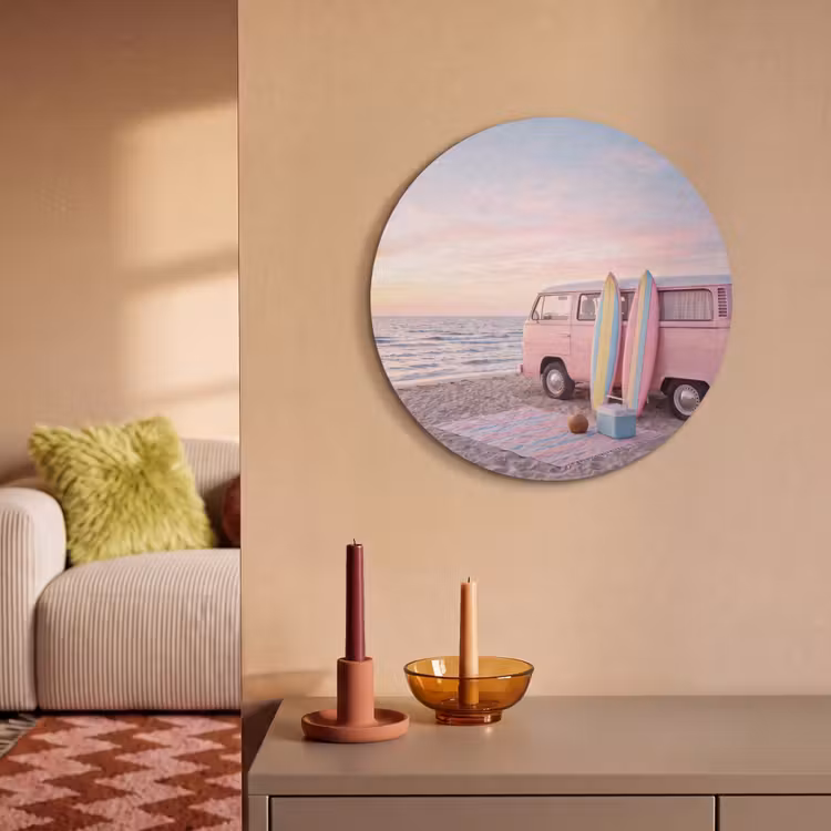 Busje - Strand - Surfplank - Zomer - Roze Akoestische PET Vilt - Rond klein -sfeer1