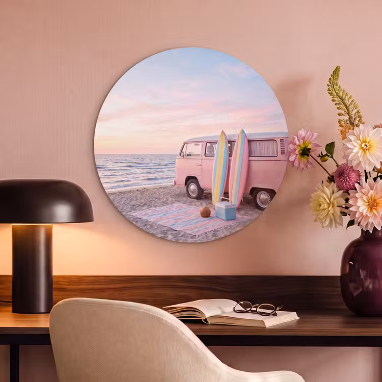 Busje - Strand - Surfplank - Zomer - Roze Akoestische PET Vilt - Rond klein -sfeer3