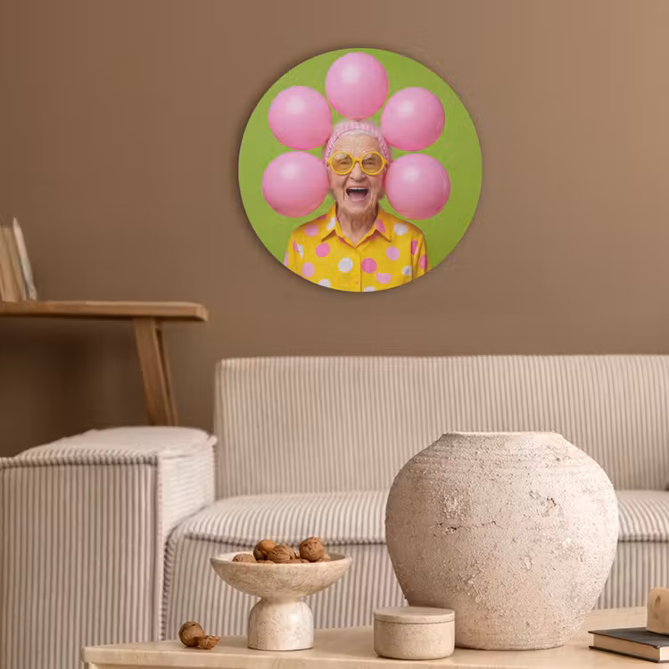 Mens - Ballonnen - Feest - Kleurrijk - Roze Akoestische PET Vilt - Rond klein -sfeer1