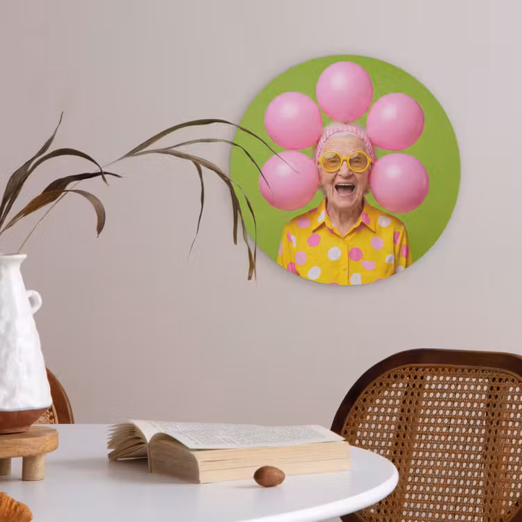 Mens - Ballonnen - Feest - Kleurrijk - Roze Akoestische PET Vilt - Rond klein -sfeer3