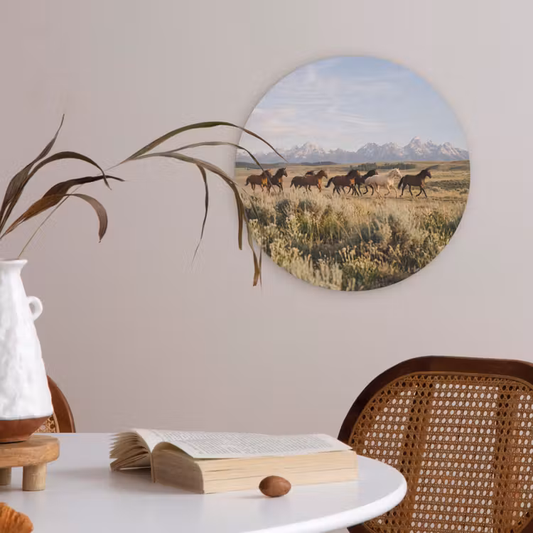 Paarden - Kudde - Bergen - Vrijheid - Wild Akoestische PET Vilt - Rond klein -sfeer3