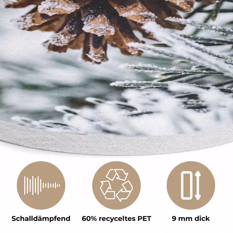 Dennenappel - Tak - Sneeuw - Winter - Sfeervol Akoestische PET Vilt - Rond klein -closeup_DE