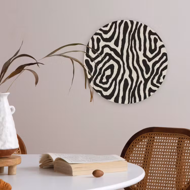 Zebra - Zwart - Abstract Akoestische PET Vilt - Rond klein 838 -sfeer3