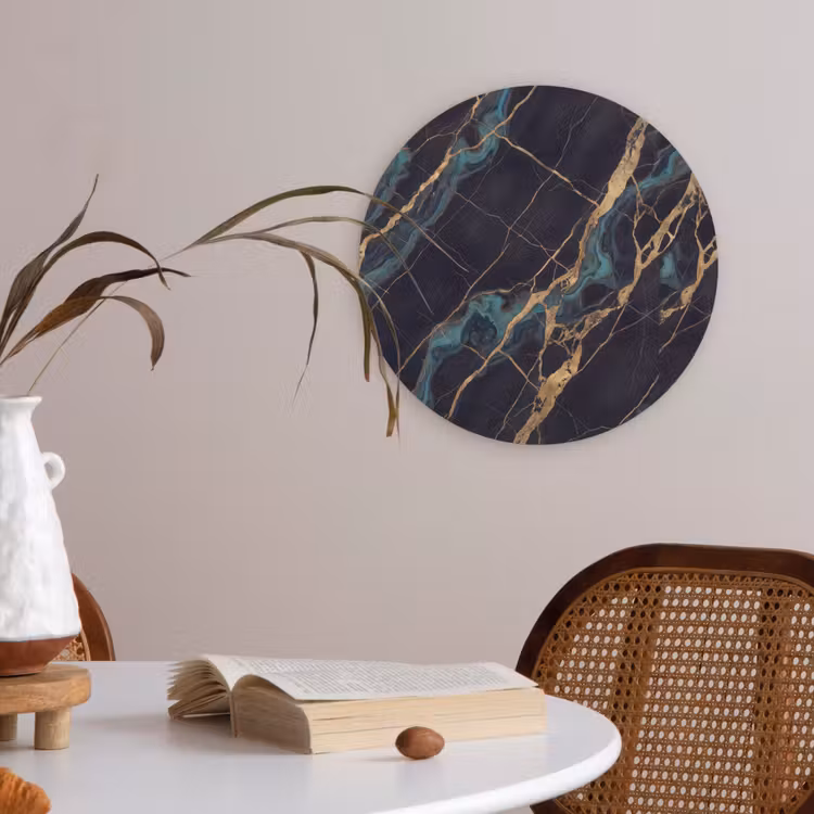 Abstract - Gouden lijnen - Kunst - Modern - Zwart Akoestische PET Vilt - Rond klein -sfeer3