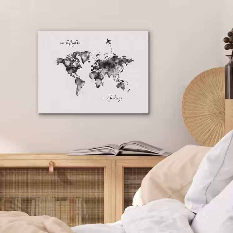 Zwart - Quote - Wereldkaart - Vliegen PET vilt klein -sfeer3