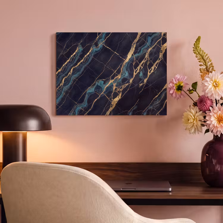 Abstract - Gouden lijnen - Kunst - Modern - Zwart PET vilt klein -sfeer3