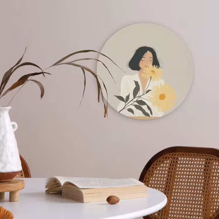 Vrouw - Bloem - Geel - Minimalistisch Akoestische PET Vilt - Rond klein -sfeer3