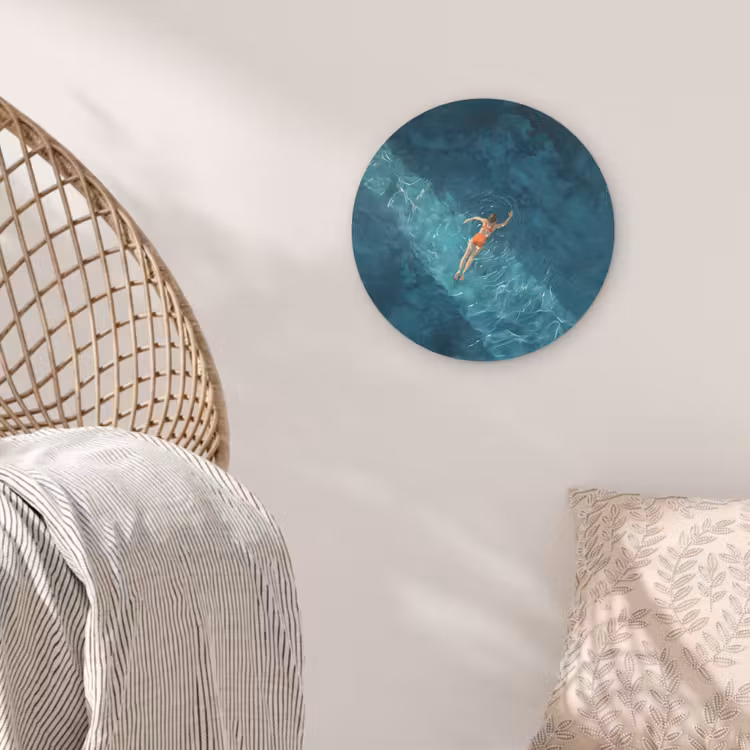 Vrouw - Water - Bikini - Oranje Akoestische PET Vilt - Rond klein -sfeer4