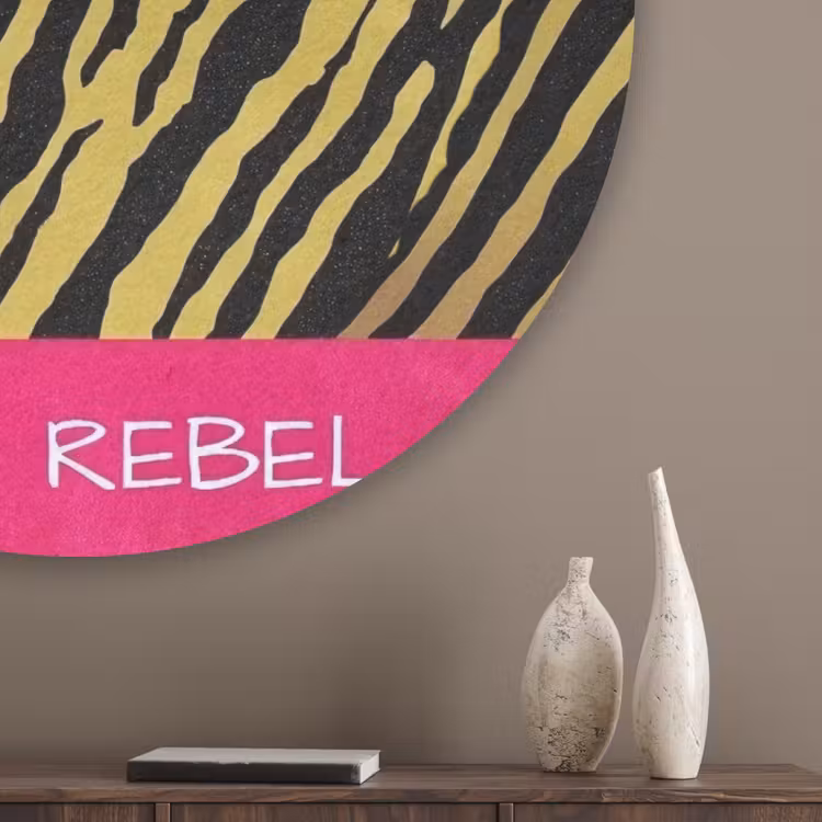 Kat - Baas - Roze - Tijgerprint Akoestische PET Vilt - Rond klein -sfeer5_closeup