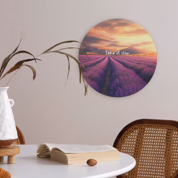 Lavendelveld - Quote - Zonsondergang Akoestische PET Vilt - Rond klein -sfeer3