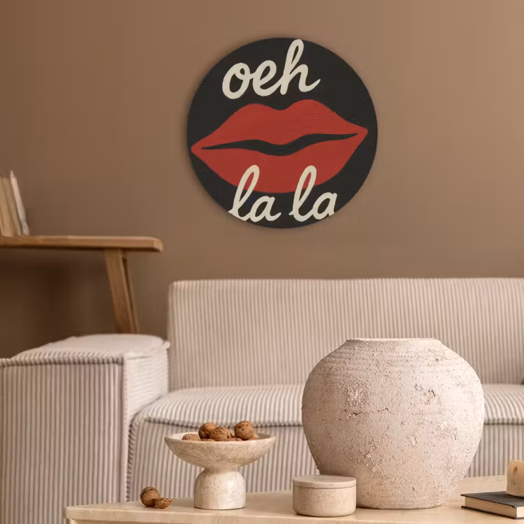Lip - Rood - Quote Akoestische PET Vilt - Rond klein -sfeer1