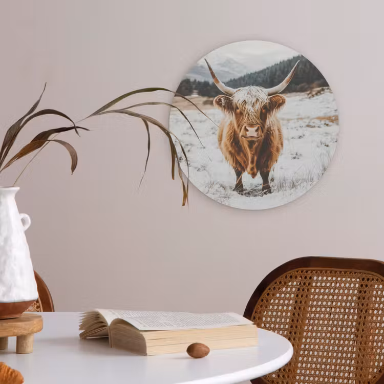 Schotse Hooglander - Landschap - Sneeuw - Bergen - Winter Akoestische PET Vilt - Rond klein -sfeer3