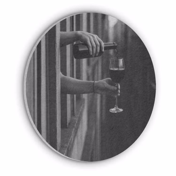 Wijnfles - Glas - Handen - Raam Akoestische PET Vilt - Rond klein -3d