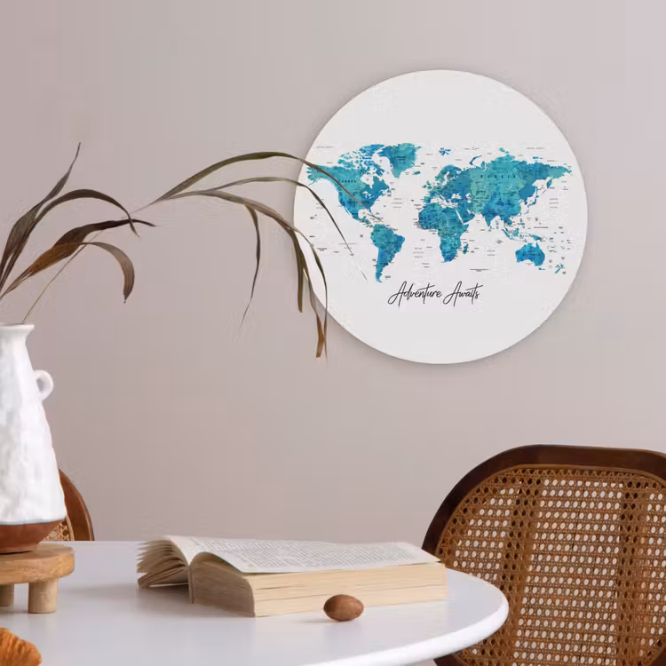 Wereldkaart - Blauw - Kleurrijk Akoestische PET Vilt - Rond klein -sfeer3